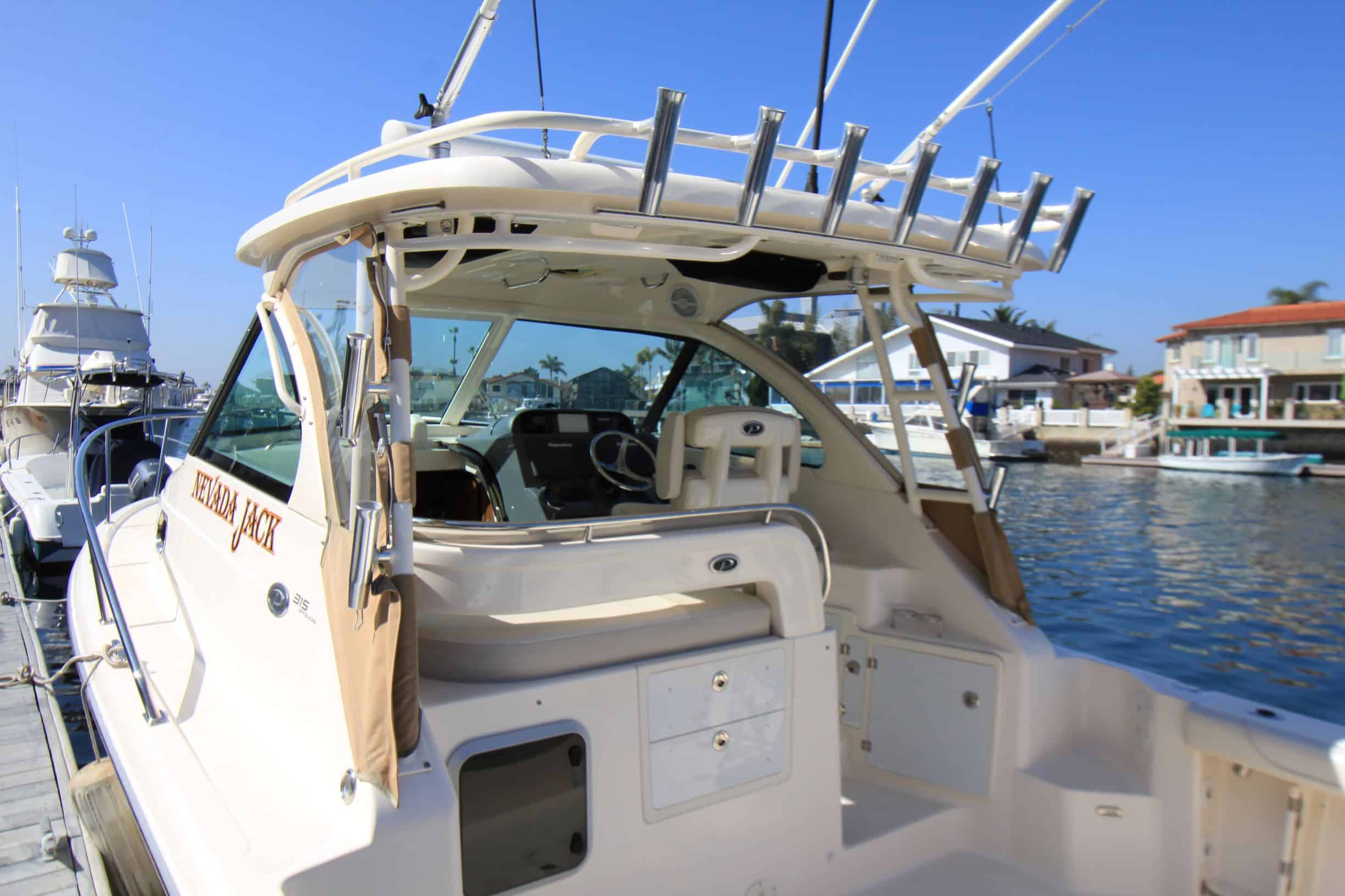 315 Pursuit Offshore 2014 West Coast Yachts